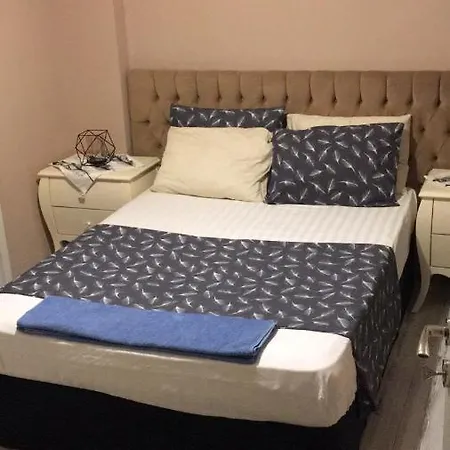 Apartment Bakirkoy Merkezde 2+1 Kendi Evinizdeki Sicaklik